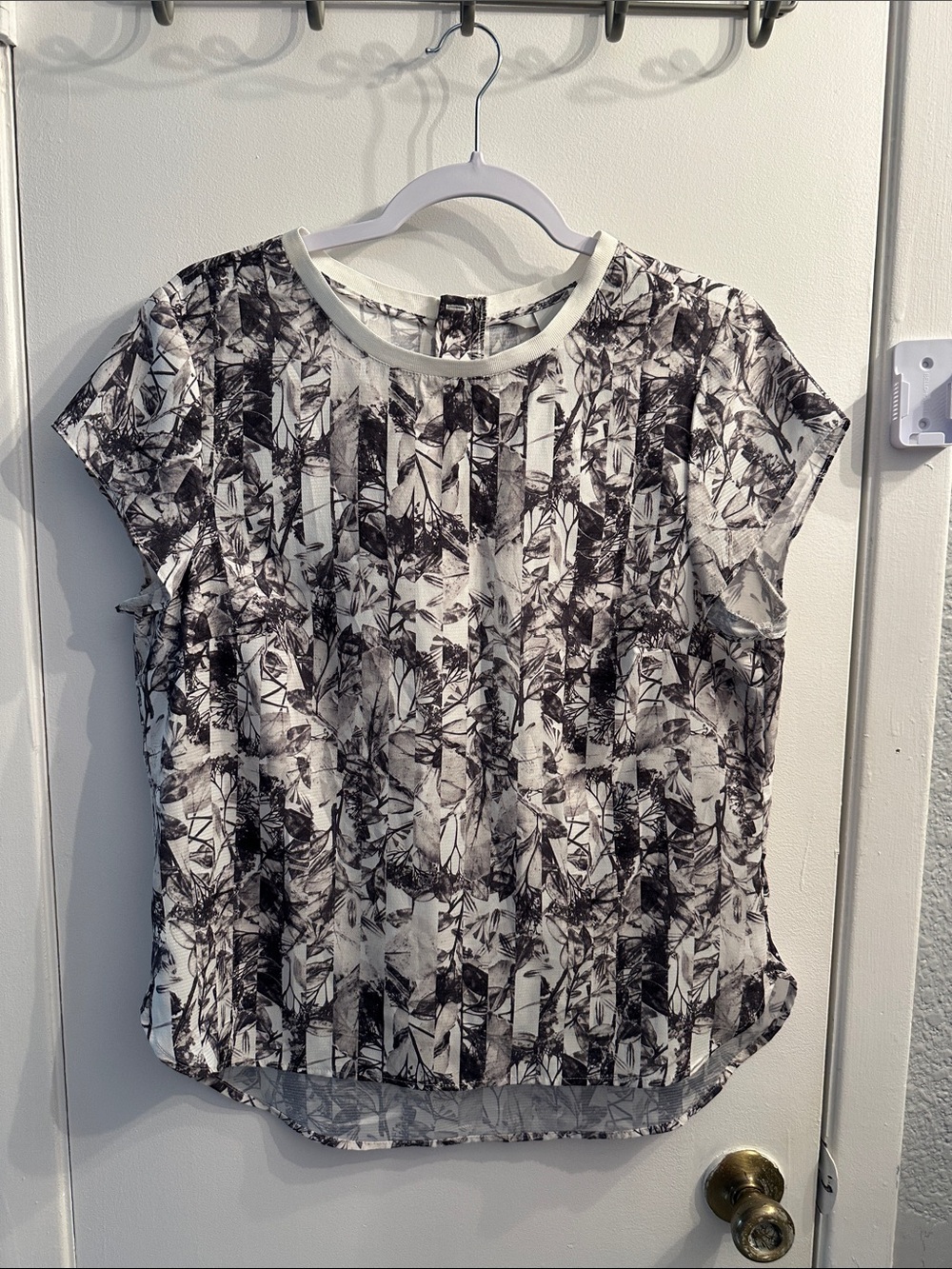 Abstract Black and White Cap-Sleeve Women's Top